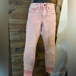 Universal Thread Light Pink Ankle Jeans